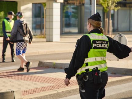 Budějovičtí strážníci dohlédnou na návrat školáků do lavic