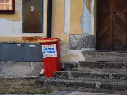 Farnost v Bernarticích pořádá sběr plechovek na pomoc místním varhanům