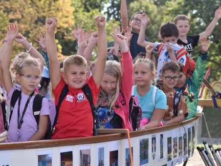 VIDEO: Cirkusplac se proměnil ve sportovní mraveniště. Poznej sporty přilákalo stovky dětí