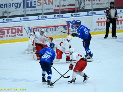 VIDEO: Generálka na Maxa ligu kohoutům proti Slavii nevyšla. Pražané otočili a bez problémů ustáli závěr