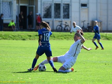 VIDEO: Fotbalistky Táborska v domácí premiéře ani neskórovaly. Hráčky Klatov se prosadily po rohových kopech