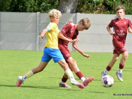 Čtrnáctka FC Písek nasázela Ústí nad Labem rovný tucet