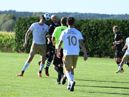 VIDEO: Petr Klejna nasypal Mladé Vožici čtyři góly! Větrovy oslavily v želečském azylu první vítězství