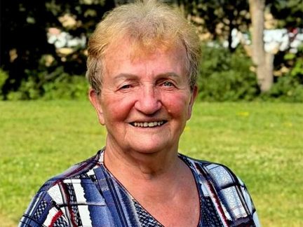 Babička roku: Zdeňka Florianová chodí Šumavou s Veselými turistkami