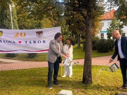 Tábor a slovinská Škofja Loka na Táborských setkáních slavily dvacet let partnerství. Čím jsou si Slovinci a Češi podobní a čím se liší?