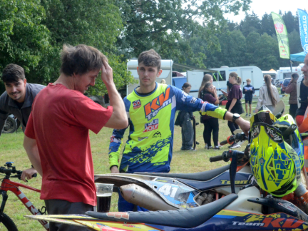 Bernartice hostily mistrovství republiky v Enduro Sprintu, domácí David Krzák si upevnil pozici na čele šampionátu