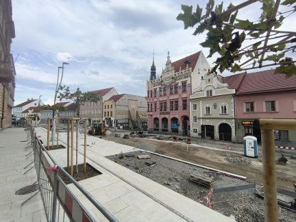 Rekonstrukce strakonického náměstí má být hotová do konce října
