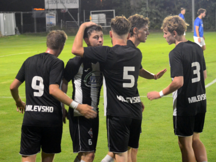 Fotbalisty Milevska dělily od první výhry tři minuty, Hluboká v závěru srovnala