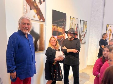 Když se oko fotografa potká s dráždivou malbou: Jiří Jansch a Jan Kunovský v galerii U Kostela v Jistebnici