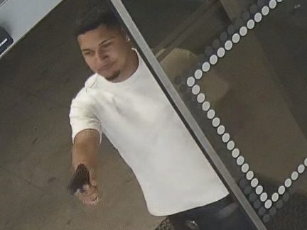 Na zubní pohotovost v Budějovicích přišel muž se zbraní. Policie pátrá po jeho totožnosti