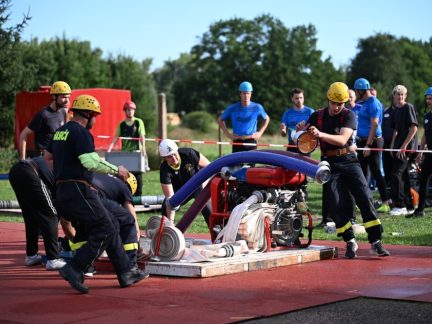 V soutěži hasičů Písecka hostily poslední soutěž Milenovice. Dařilo se mužům ze Skal a ženám z Kestřan