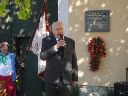 Zemřel bývalý senátor Josef Kalbáč