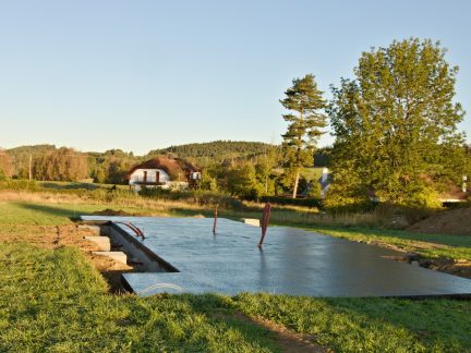 Osm let od prodeje pozemků se v Hrabicích začalo stavět. Podloží ale posouvá dokončení sítí
