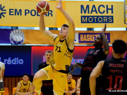 Sršni po přestávce smetli Hradec, nastříleli mu 111 bodů