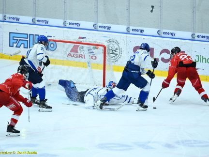 VIDEO: Extraligoví dorostenci Tábora prohráli s Olomoucí. Důležitý souboj ztratili ve vlastní přesilovce