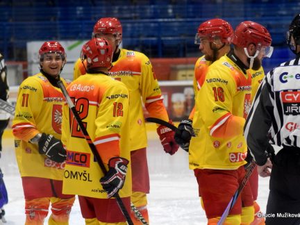 Hokejisté Radomyšle přibalili Hluboké devět kousků