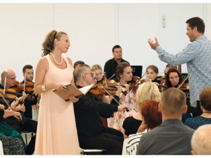 Orchestr Bolech zahraje v táborském děkanském kostele hity klasiky