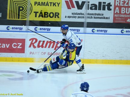VIDEO: Hokejisté Tábora dostali od Přerova během osmi minut dva góly! Valský pak pomohl hattrickem k osmigólové náloži
