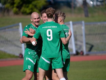 Fotbal: Krumlov po dlouhé době doma slavil. Polanský dal hattrick, dva hráči jeli do nemocnice