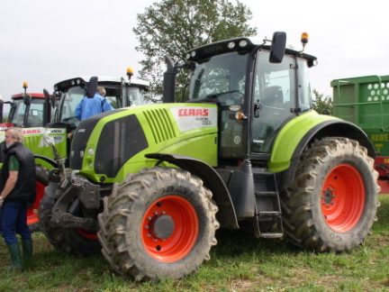 Kam o víkendu na Prachaticku: Staré traktory, nová vyhlídka i draci nad Vimperkem
