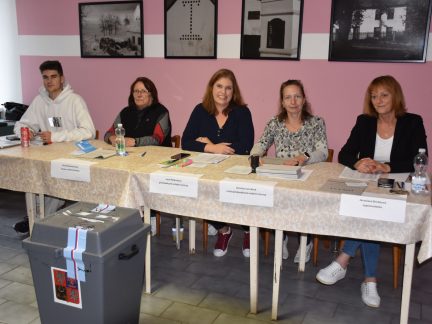 V Křenovicích na Písecku je dobojováno. K volbám přišlo přes 89 procent voličů, vládnoucí Hasiči 22 posílili