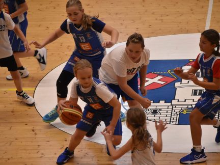 Basketbalové naděje zaplnily strakonickou halu