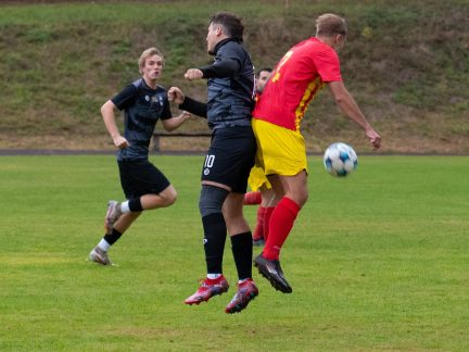 Fotbal: Šňůra přetržena! Šestizápasovou vítěznou sérii Chvalšin po obratu ukončil Velešín