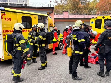 Vzpoura vězňů v budějovické věznici. Policisté, hasiči a záchranáři mají za sebou další cvičení