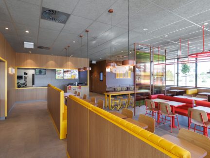 Soběslav vítá svůj první McDonald’s. Nová restaurace nabídne moderní služby i dětské hřiště
