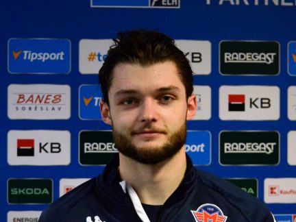 Gólman Klouček čaroval! Motor veze senzační výhru z ledu prvního Třince