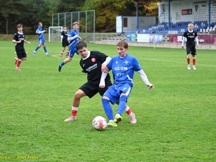 VIDEO: Devatenáctka Táborska podruhé v řadě nedala gól. O první domácí porážku se postarala rezerva Pardubic