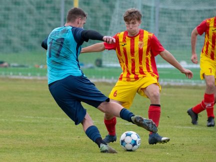 Fotbal: Po demolici lídra přišlo vystřízlivění. Chvalšiny se s Přídolím trápily, vítězství zachránil Klíma
