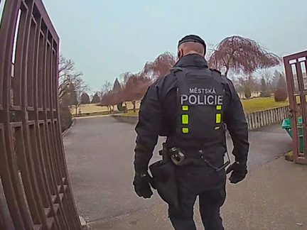 Budějovičtí strážníci dohlédnou v období dušiček na městské hřbitovy