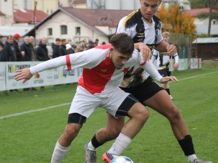 Fotbal: Bitvu o řeku vyhrála Slavia. Krajský nováček už překročil hranici dvaceti bodů