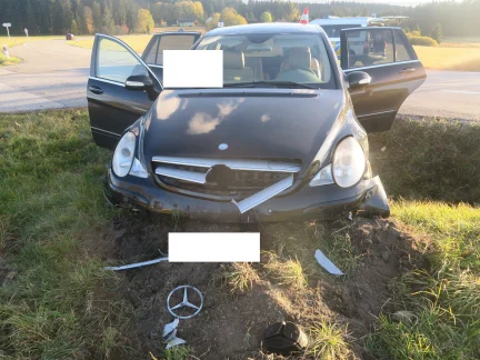 Opilý řidič boural na Krumlovsku. Prohřešků má na kontě víc