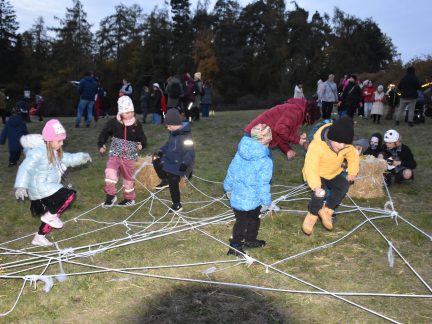 Milevské Strašidýlkování přilákalo rodiče s dětmi nad město