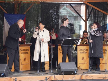 Písek slaví vznik republiky. Nabízí program u Kamenného mostu