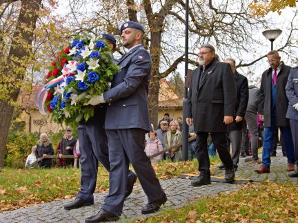 Ve Strakonicích připomněli vznik republiky i prázdné místo po Josefu Kalbáčovi