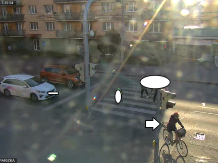 Policie pátrá po cyklistce, která se na křižovatce u krajského úřadu střetla s chodkyní